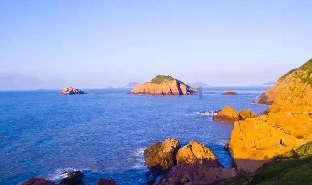 新剧《脱轨》震撼上线！刘浩存个人生活引争议，张艺谋力挺她…