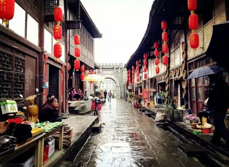 三国时人人垂涎的美女大乔和小乔，虽都嫁给盖世英雄，结局却不同
